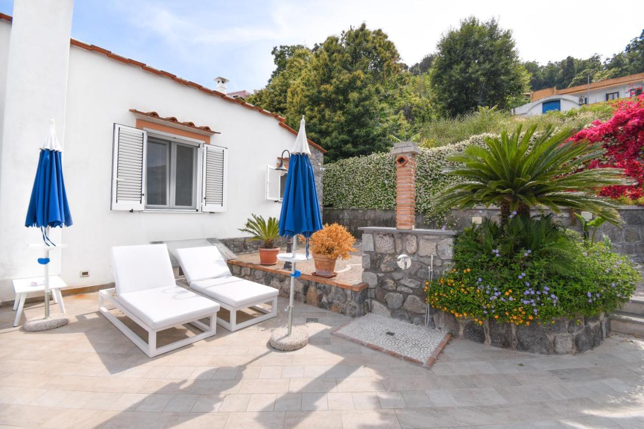 Relais Maison De Charles Искья Экстерьер фото